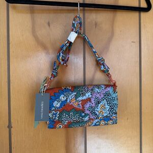 NWT Vera Bradley Wildwood Wallet Crossbody In Premium Cotton Flowers + Feathers